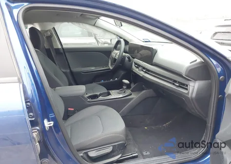 2025 Kia K4 Lxs z USA, uszkodzony, nr VIN 3KPFT4DE3SE105043